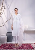White 2 Pcs round hem Gaun Set