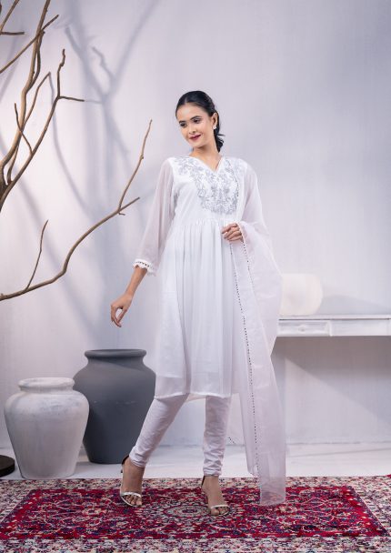 White 2 Pcs round hem Gaun Set